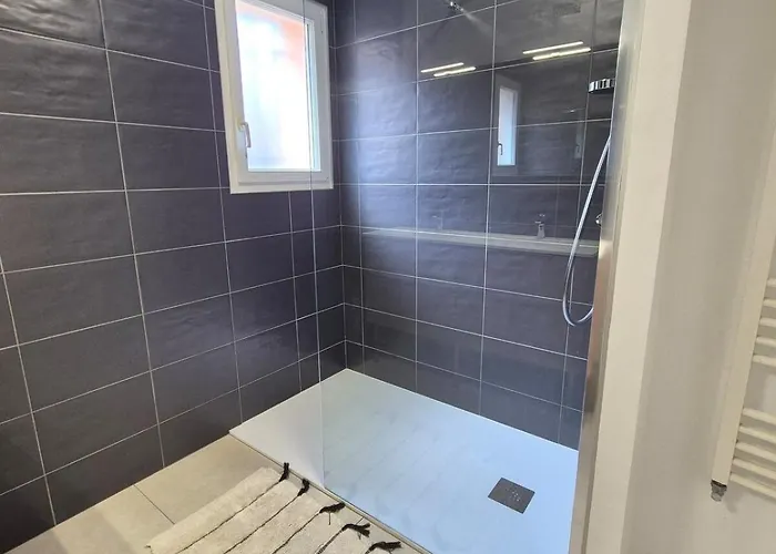 Le Clos Des Farges #clim#parking#terrasse Meuble Classe 3etoiles Apartment